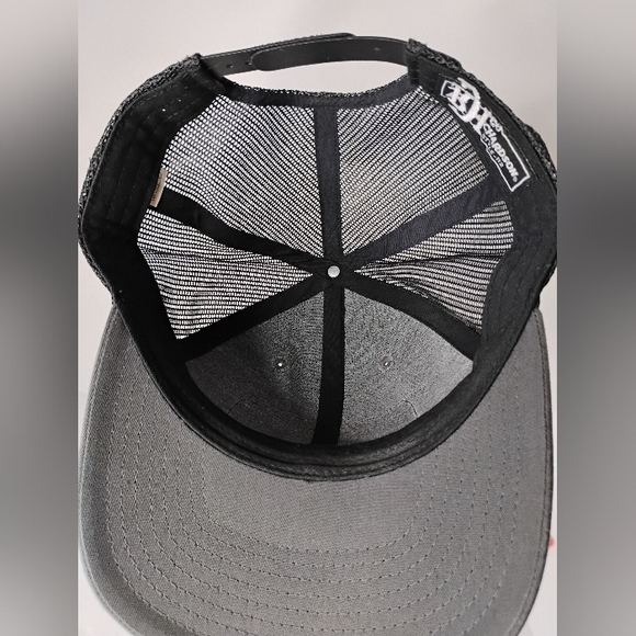 Red Dirt Men's Embroidered Logo Tag Patch Mesh Trucker Cap Adjustable - Picture 7 of 8